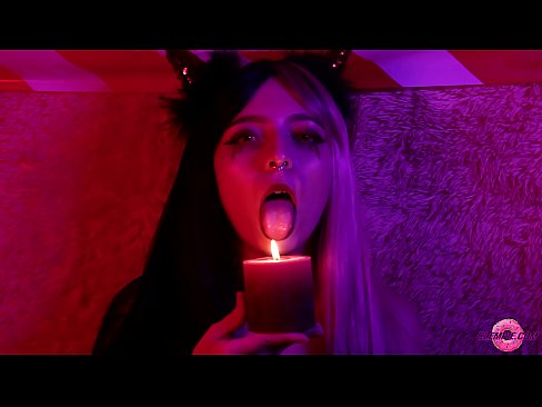 ❤️ Strastveno pušenje od seksi sukubusa s ispunjenim ustima Seks video kod nas ☑