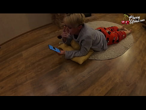 ❤️ Luda plavuša sisa ogroman kurac sisa i poskakuje na njemu - analni seks Seks video kod nas ☑