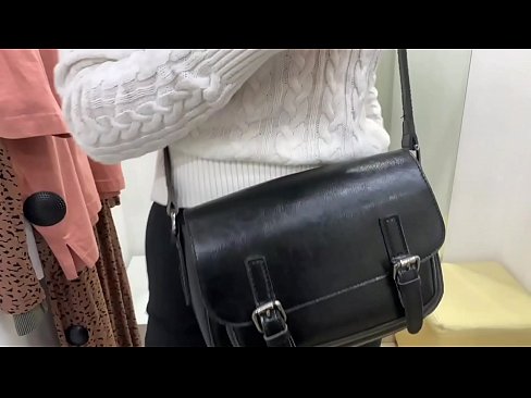 ❤️ Javna masturbacija mlade kučke FeralBerry sa dildom u sobi za provjeru Seks video kod nas ☑