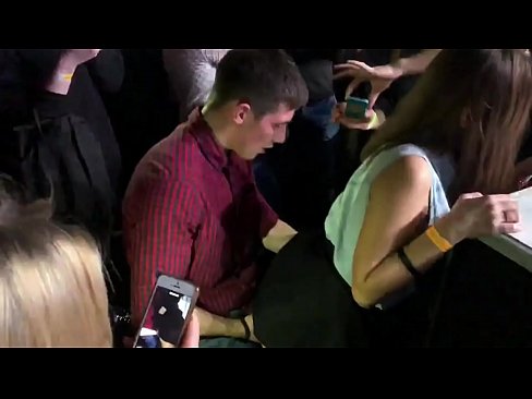 ❤️ Pravi seks u ruskom noćnom klubu. 18-godišnja Ruskinja u anusu i vagini pojebana u noćnom klubu Seks video kod nas ☑